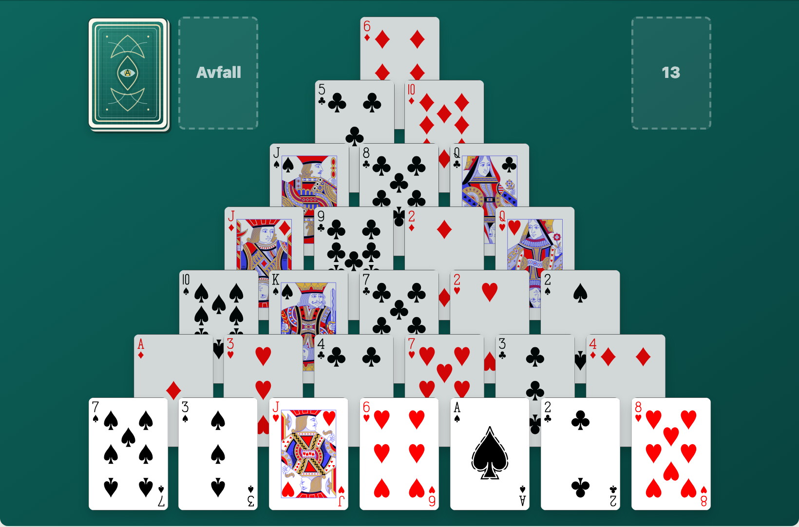 Startposisjon i Pyramidekabal med kortstokk og avfall øverst til venstre, sluttbunke øverst til høyre og overlappende pyramide.